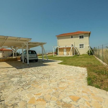 Magnificent Seascape Villa On A Secluded Beach เนอามูดาเนีย ภายนอก รูปภาพ