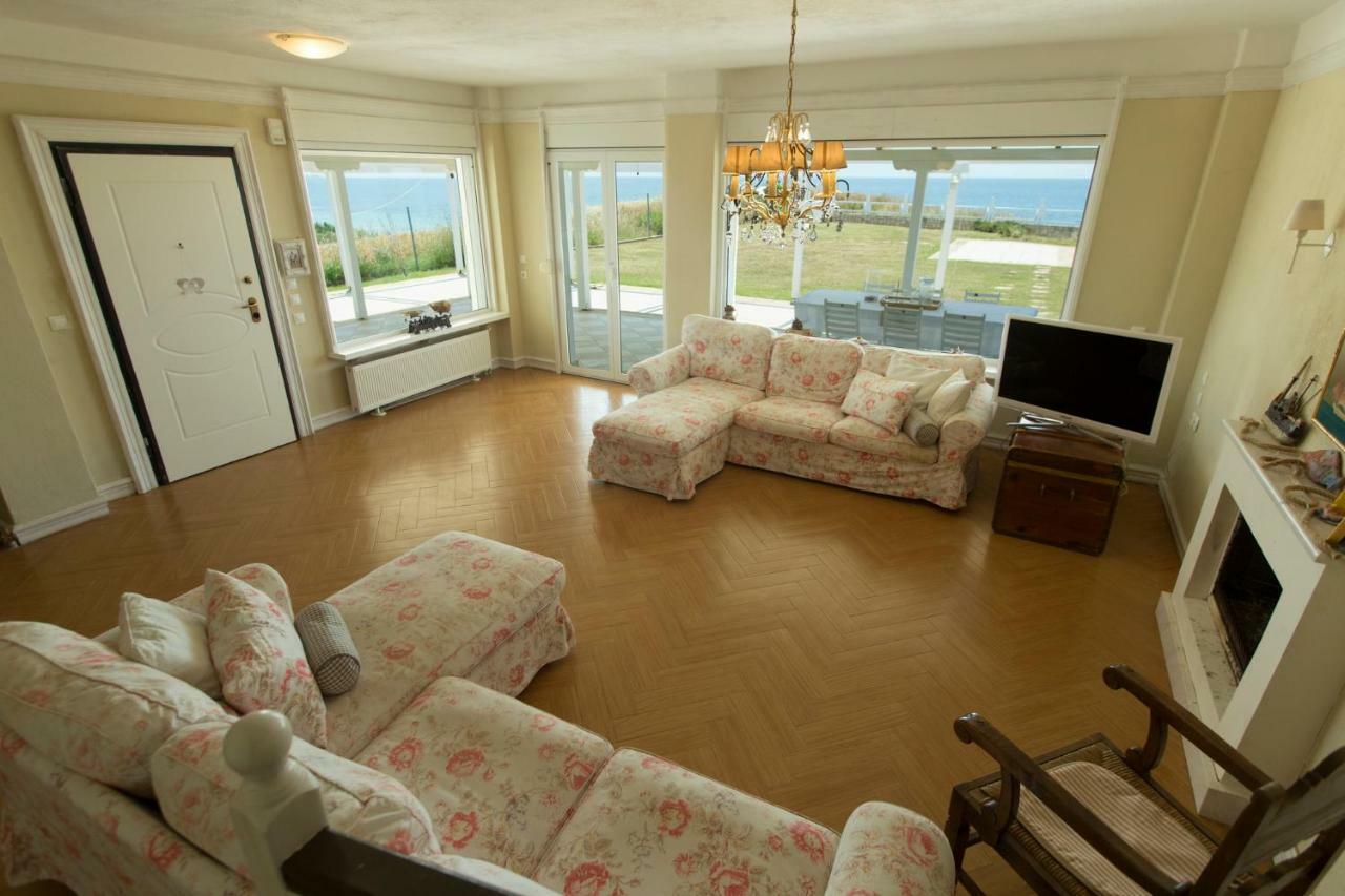 Magnificent Seascape Villa On A Secluded Beach เนอามูดาเนีย ภายนอก รูปภาพ