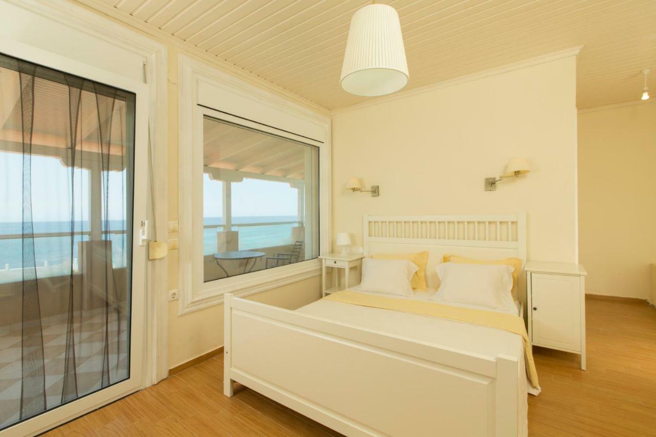 Magnificent Seascape Villa On A Secluded Beach เนอามูดาเนีย ภายนอก รูปภาพ