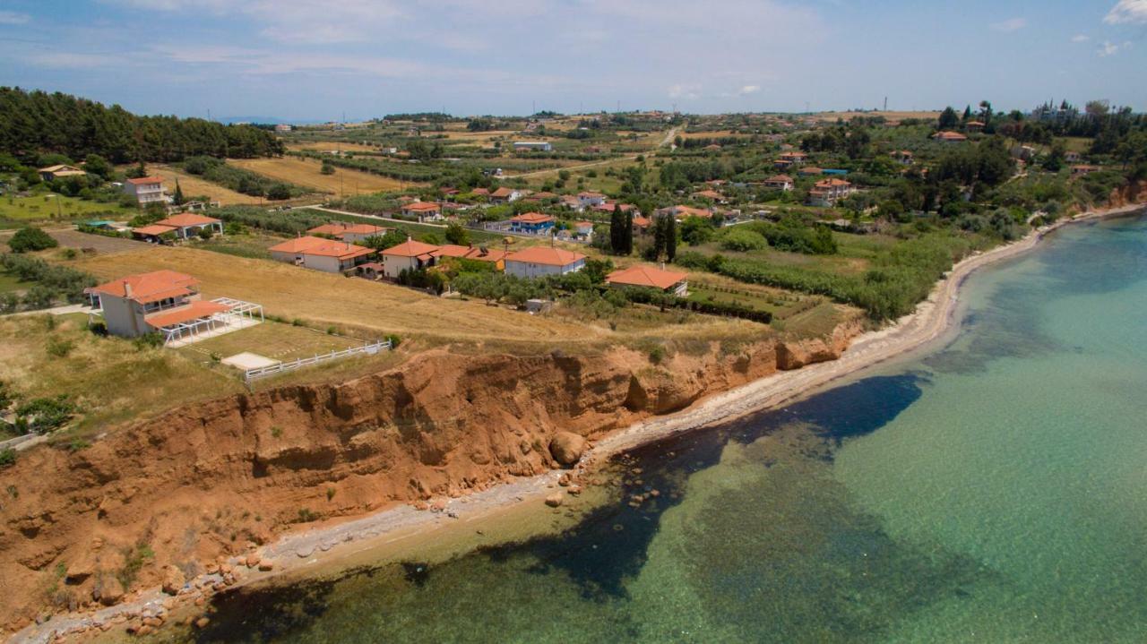 Magnificent Seascape Villa On A Secluded Beach เนอามูดาเนีย ภายนอก รูปภาพ